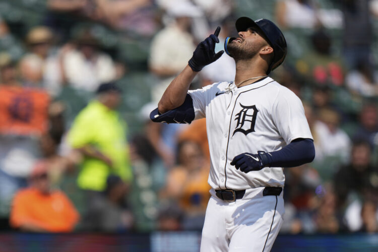Carpenter homers and drives in 3 to lead Tigers over Angels 9